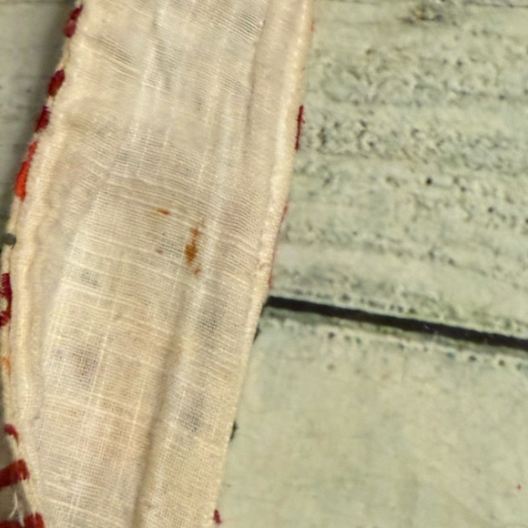 Embroidered colorful pattern crossbody purse. - Picture 7 of 7